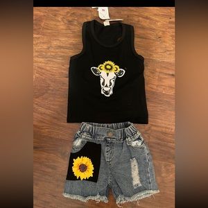 Toddler outfit 3-4 year. Have other sizes posted . Check it out! Super cute!